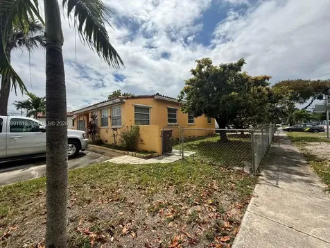 4470 W 1st Avenue Hialeah FL 33012