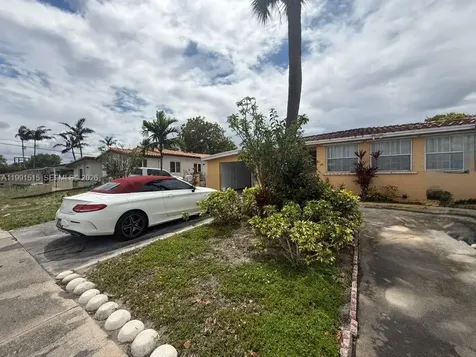 4470 W 1st Avenue Hialeah FL 33012