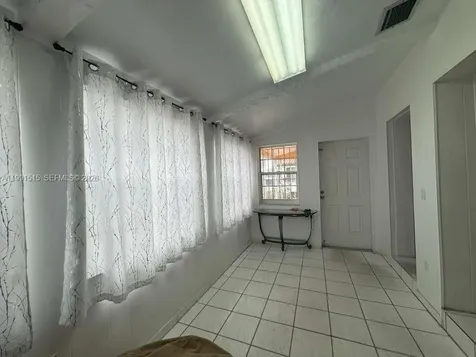 4470 W 1st Avenue Hialeah FL 33012