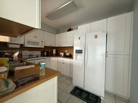 4470 W 1st Avenue Hialeah FL 33012