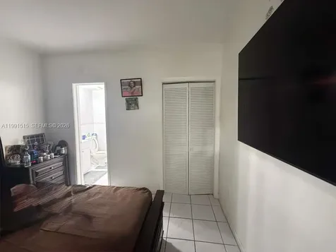 4470 W 1st Avenue Hialeah FL 33012