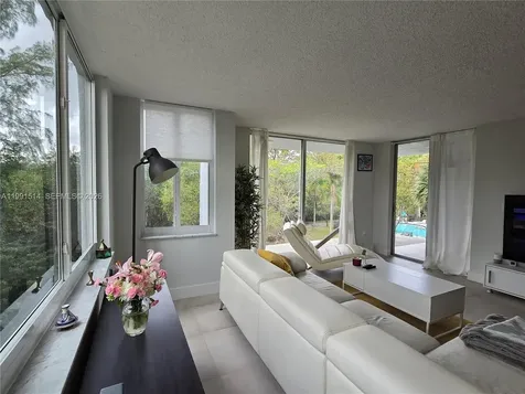 17890 W Dixie Highway North Miami Beach FL 33160