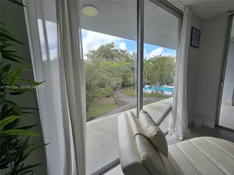 17890 W Dixie Highway North Miami Beach FL 33160