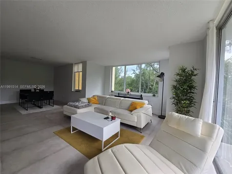 17890 W Dixie Highway North Miami Beach FL 33160