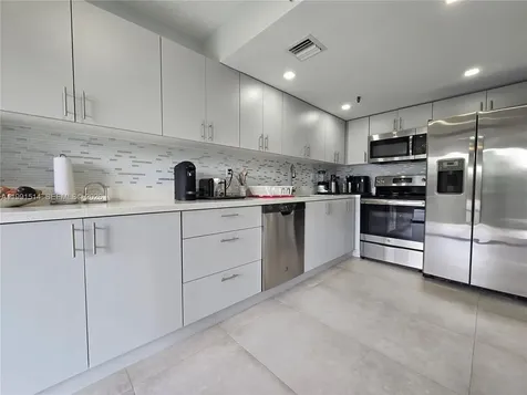 17890 W Dixie Highway North Miami Beach FL 33160