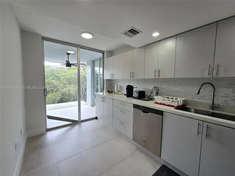 17890 W Dixie Highway North Miami Beach FL 33160