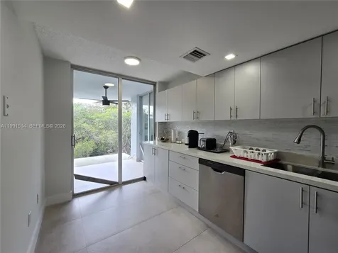17890 W Dixie Highway North Miami Beach FL 33160