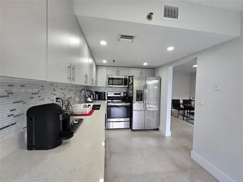 17890 W Dixie Highway North Miami Beach FL 33160