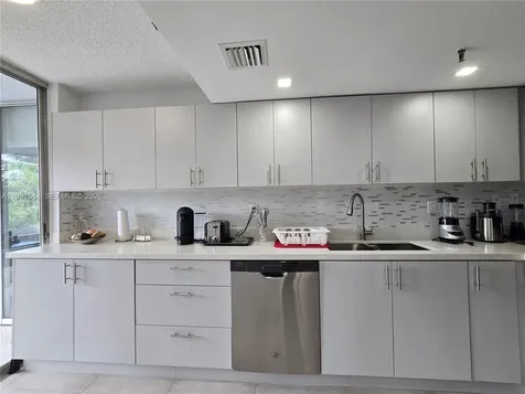 17890 W Dixie Highway North Miami Beach FL 33160