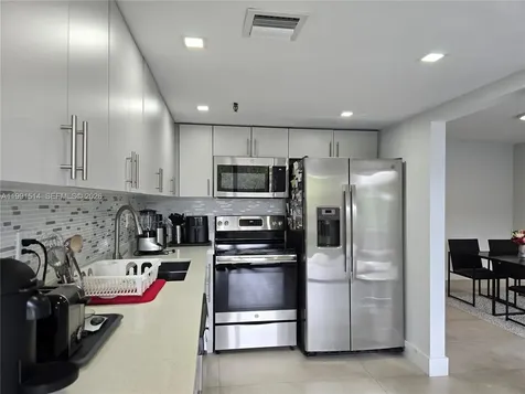 17890 W Dixie Highway North Miami Beach FL 33160