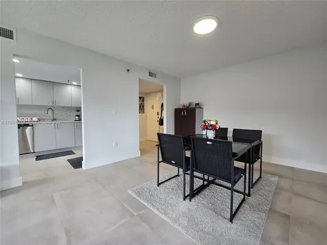 17890 W Dixie Highway North Miami Beach FL 33160