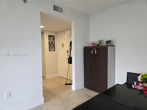 17890 W Dixie Highway North Miami Beach FL 33160