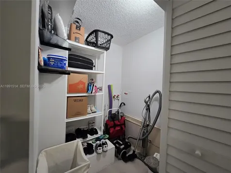 17890 W Dixie Highway North Miami Beach FL 33160