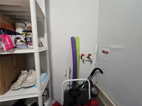 17890 W Dixie Highway North Miami Beach FL 33160