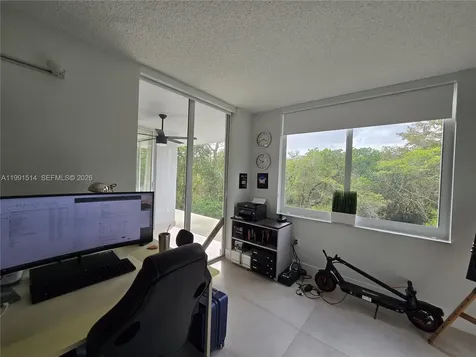 17890 W Dixie Highway North Miami Beach FL 33160