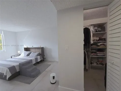 17890 W Dixie Highway North Miami Beach FL 33160