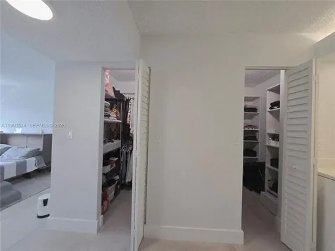 17890 W Dixie Highway North Miami Beach FL 33160
