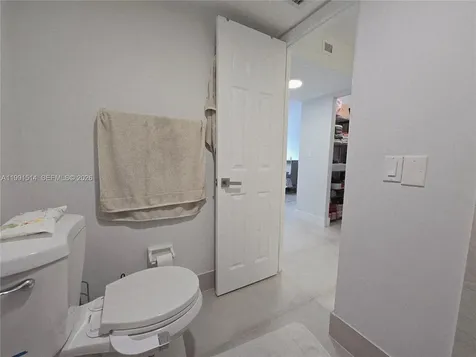 17890 W Dixie Highway North Miami Beach FL 33160