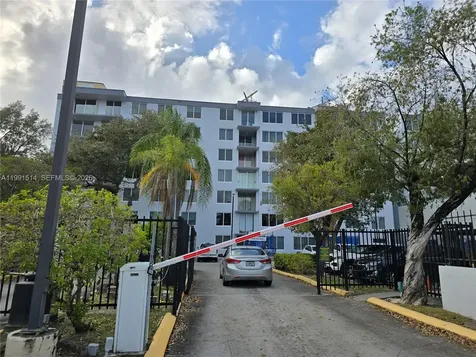17890 W Dixie Highway North Miami Beach FL 33160