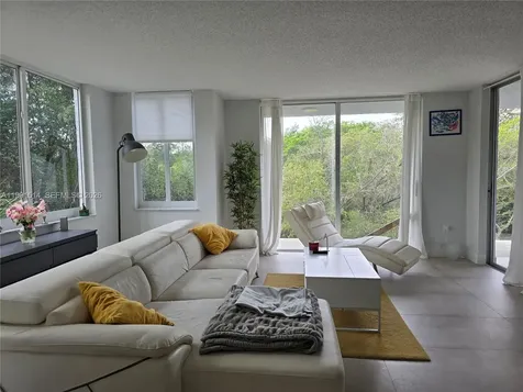 17890 W Dixie Highway North Miami Beach FL 33160