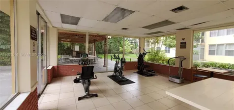 17890 W Dixie Highway North Miami Beach FL 33160