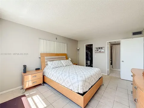 400 SE 10th Street Deerfield Beach FL 33441