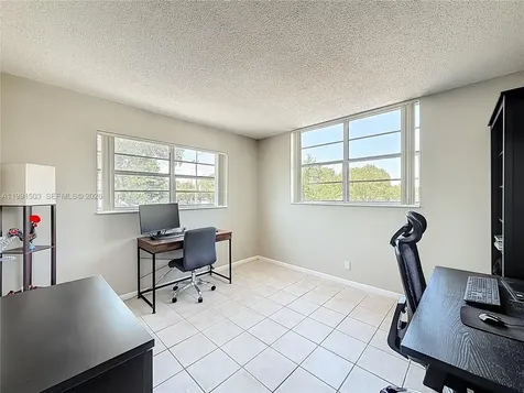 400 SE 10th Street Deerfield Beach FL 33441