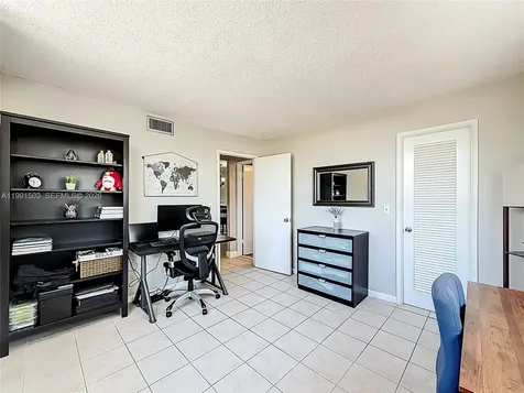 400 SE 10th Street Deerfield Beach FL 33441