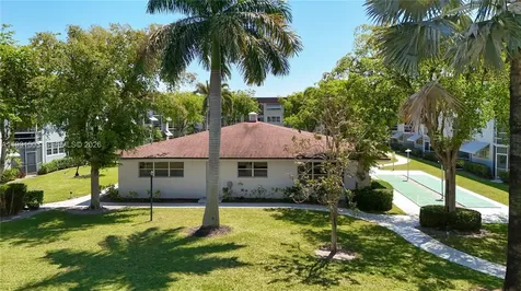 400 SE 10th Street Deerfield Beach FL 33441