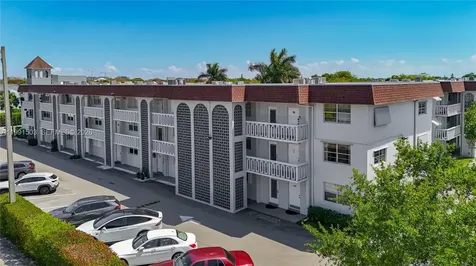 400 SE 10th Street Deerfield Beach FL 33441