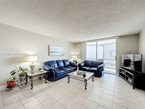 400 SE 10th Street Deerfield Beach FL 33441