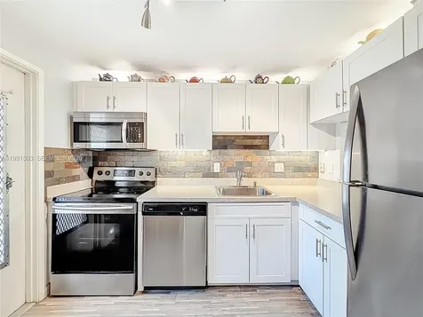 400 SE 10th Street Deerfield Beach FL 33441