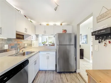 400 SE 10th Street Deerfield Beach FL 33441