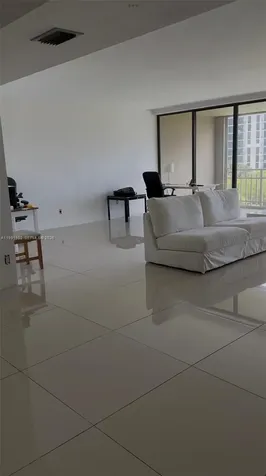 Miami FL 33181