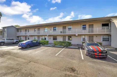 7668 SW 152nd Avenue Miami FL 33193
