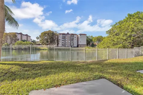 7668 SW 152nd Avenue Miami FL 33193