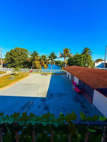 6850 W 14th Court Hialeah FL 33014