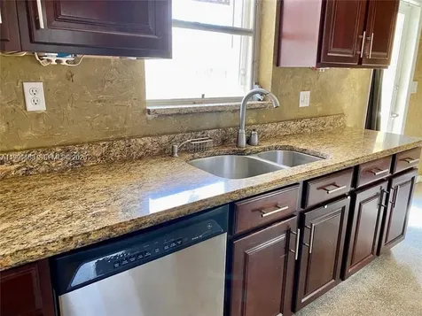 516 NE 28th Drive Wilton Manors FL 33334