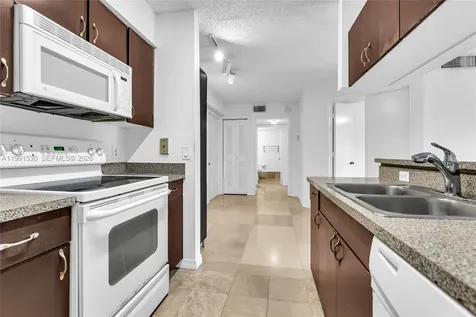 470 S Park Road Hollywood FL 33021