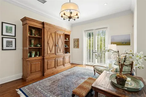 6900 Altamira Street Coral Gables FL 33146