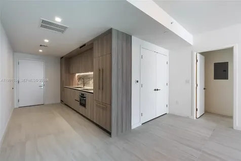 77 SE 5th Street Miami FL 33131