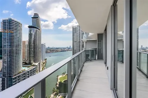 77 SE 5th Street Miami FL 33131