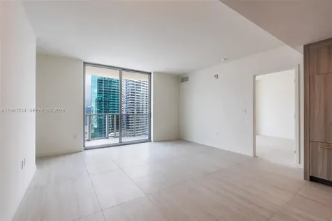77 SE 5th Street Miami FL 33131