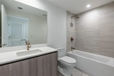 77 SE 5th Street Miami FL 33131