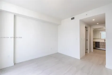 77 SE 5th Street Miami FL 33131