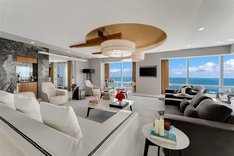 1425 Brickell Avenue Miami FL 33131