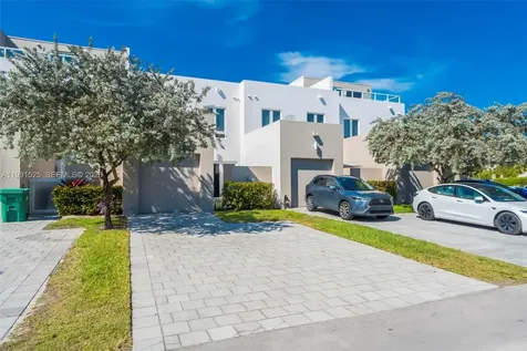 10502 NW 66th Street Doral FL 33178