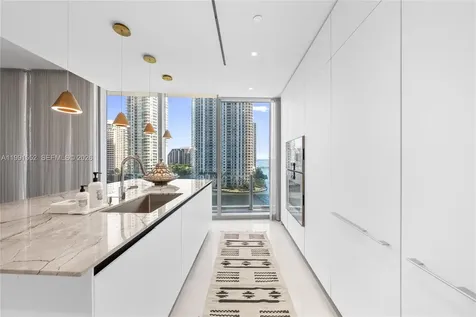 300 Biscayne Boulevard Way Miami FL 33131