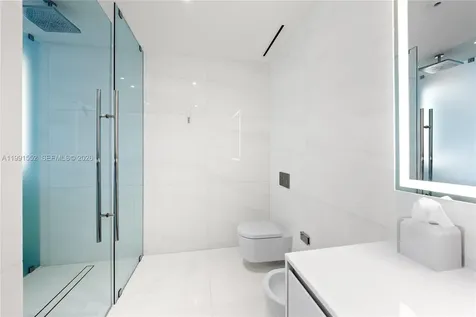 300 Biscayne Boulevard Way Miami FL 33131