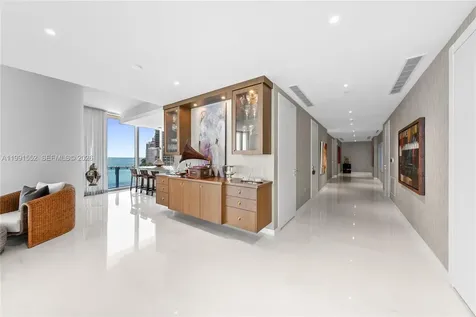 300 Biscayne Boulevard Way Miami FL 33131